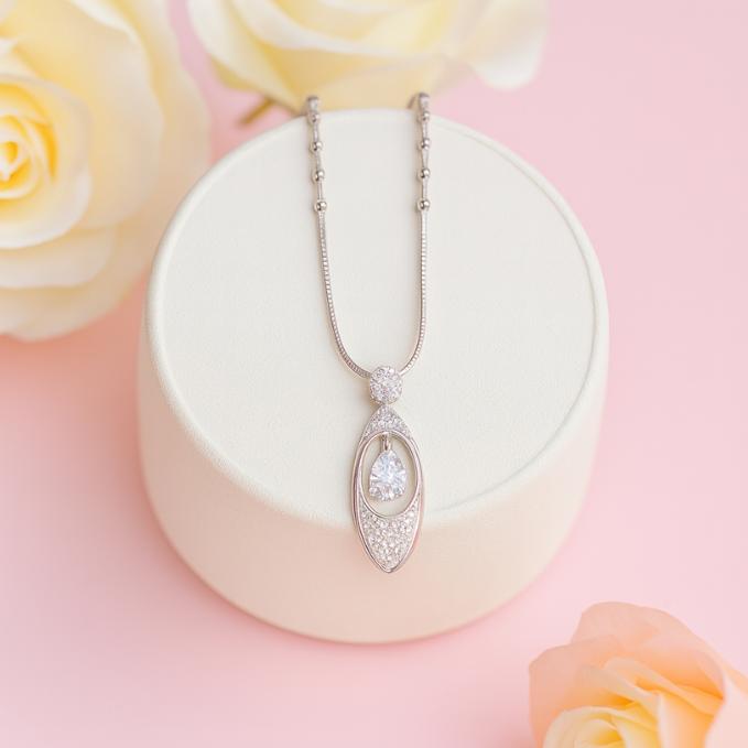 Elegant 925 Silver Chain With Dazzling Teardrop Pendant — 925 silver, image 1