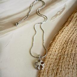 925 Silver Floral Elegance Pendant Necklace thumbnail 3