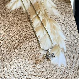 Elegant Bee-inspired Pendant – 925 Sterling Silver thumbnail 5