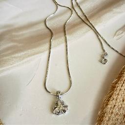 Elegant 925 Silver Floral Pendant Necklace thumbnail 4