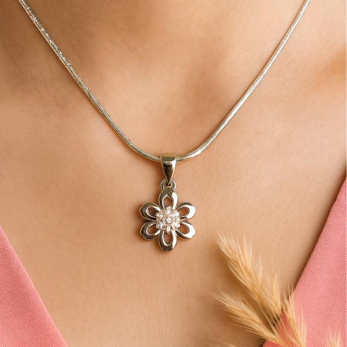 Elegant 925 Silver Six-petal Flower Pendant With Sparkling Center — 925 silver, image 1