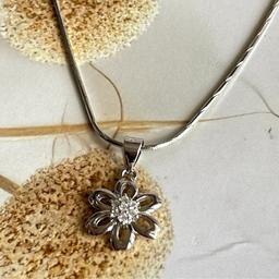 Elegant 925 Silver Six-petal Flower Pendant With Sparkling Center thumbnail 3