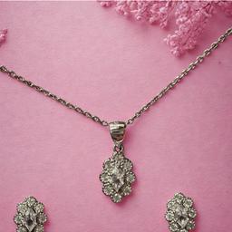 Elegant Silver Necklace And Earring Set With Sparkling Floral Design thumbnail 5