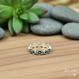 The Flora & Rhombus Bloom Oxidised Toe Ring  thumbnail 4