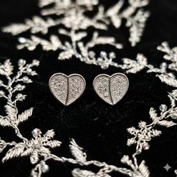 Heart-in-bloom Diamond Stud thumbnail 3