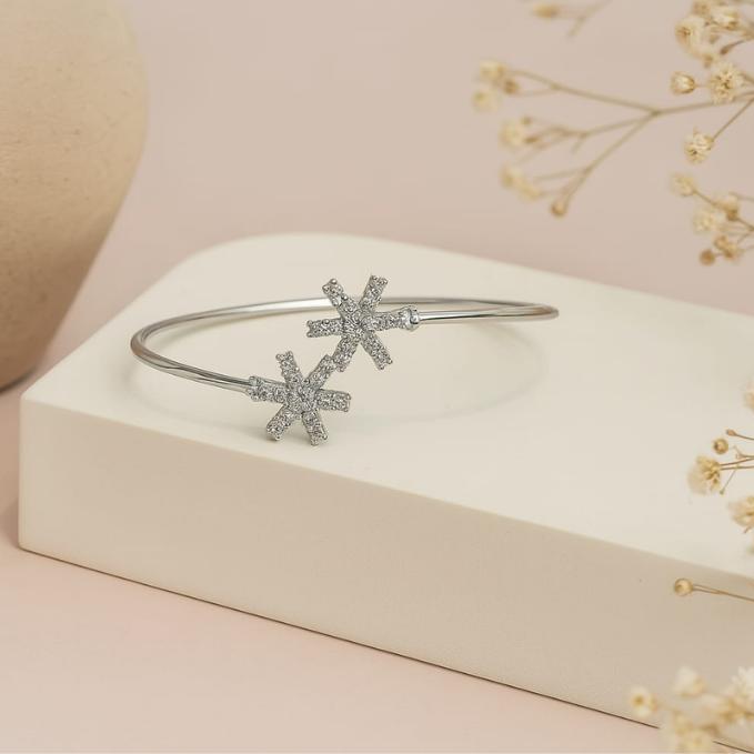 Elegant Silver Snowflake Open Bangle Bracelet — 925 silver, image 1