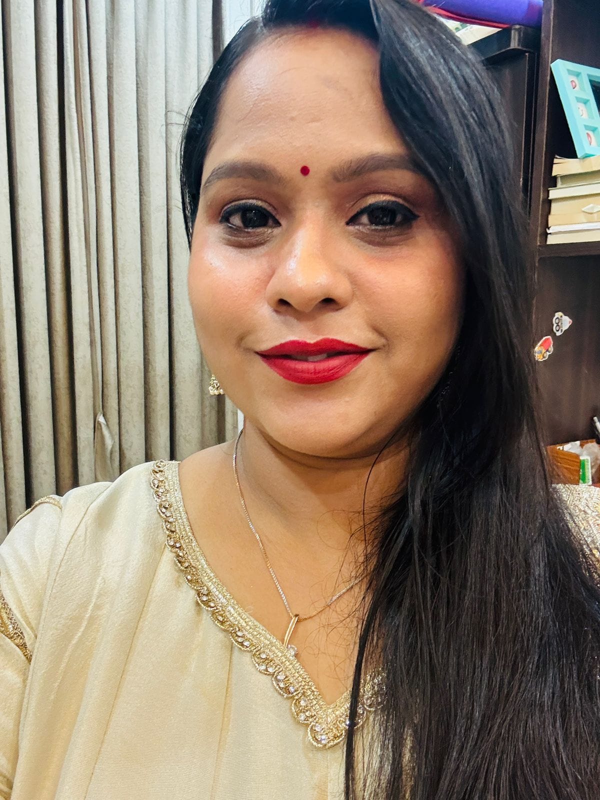 Shivani Agarwal, verified Jayash Luxe Silver customer